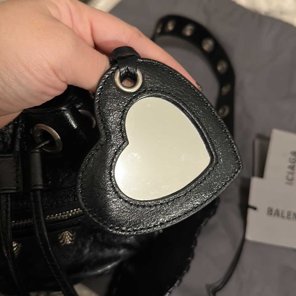 Balenciaga 
WOMEN'S LE CAGOLE XS BUCKET BAG IN BLACK - Picture 5 of 10